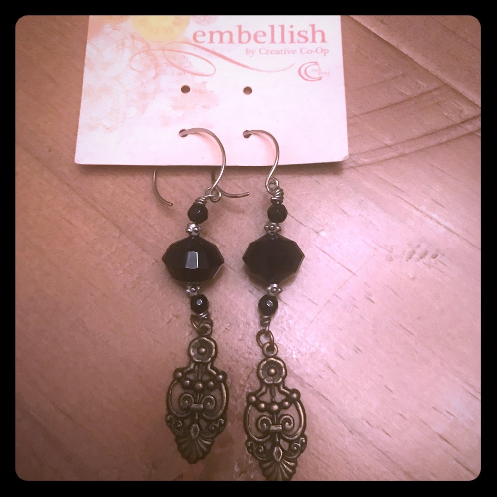 ❤️NEW! Drop black beaded & bronze detail earrings